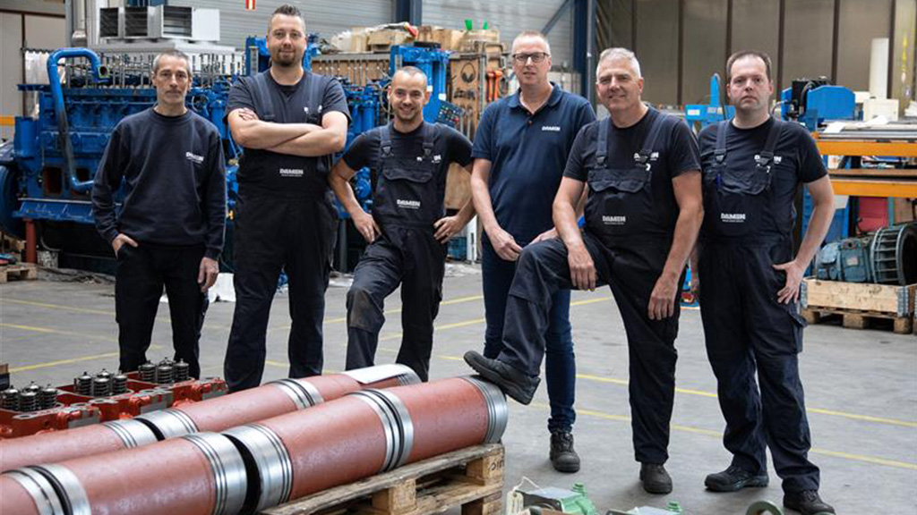 Het team van Damen Schelde Marine Services 's-Gravendeel.